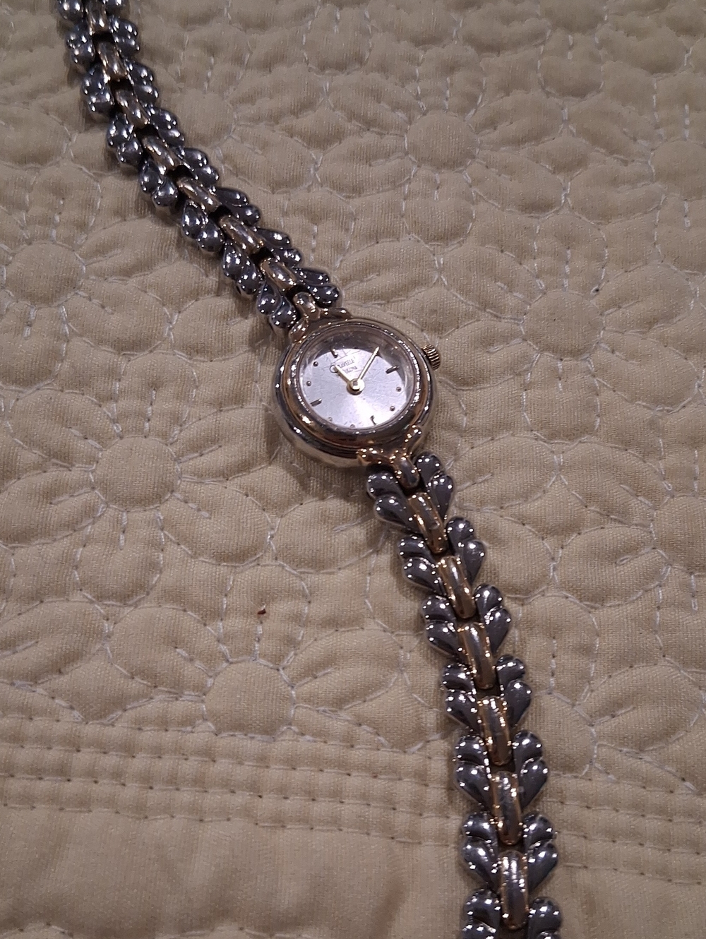 Elegant Two-Tone Leaf Link Women's Watch - Silver & Gold Caravelle Bulova READ